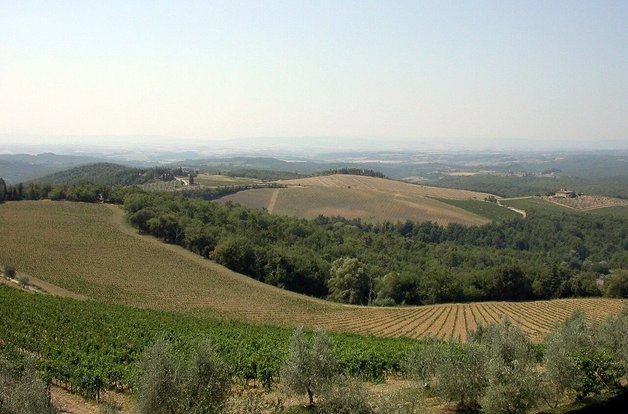 Il panorama verso sud-ovest dalle mura del Castello di Brolio