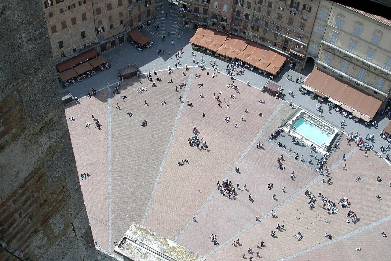 Piazza del Campo vista dall'alto della Torre del Mangia
